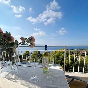 https://solemar-sicilia-villa-delle-rocce.sicilyhotelsitaly.net