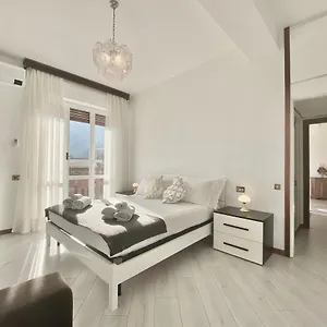 https://lake-view-apartment.it-lombardy.com